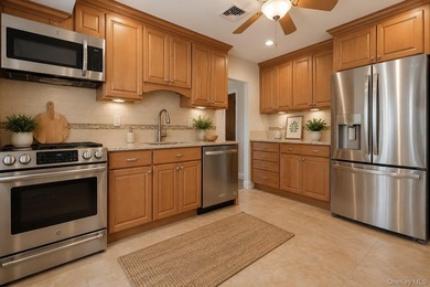 Welcome to this beautifully maintained Colonial, offering the - photo 18