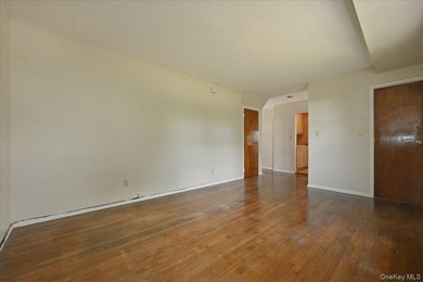 Welcome to this beautifully maintained Colonial, offering the - photo 19