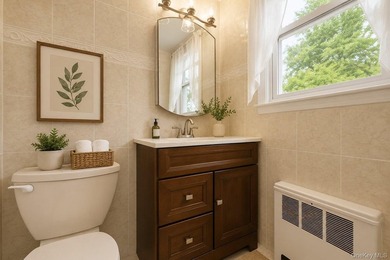 Welcome to this beautifully maintained Colonial, offering the - photo 22