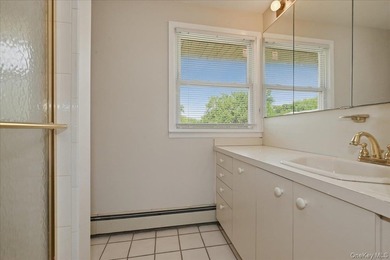 Welcome to this beautifully maintained Colonial, offering the - photo 25