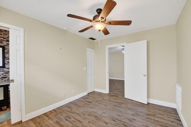 Discover easy Florida living in this beautifully updated 2BR/2BA - photo 26