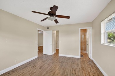 Discover easy Florida living in this beautifully updated 2BR/2BA - photo 27