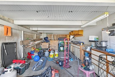 Welcome to your private retreat in the heart of Camdenton, where - photo 32