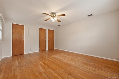 Welcome to this beautifully maintained Colonial, offering the - photo 33