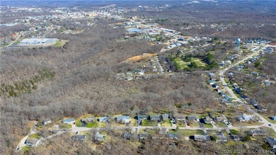 Welcome to your private retreat in the heart of Camdenton, where - photo 38
