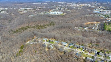 Welcome to your private retreat in the heart of Camdenton, where - photo 39