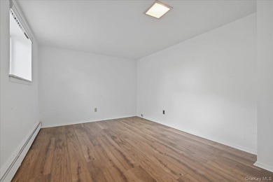 Welcome to this beautifully maintained Colonial, offering the - photo 40