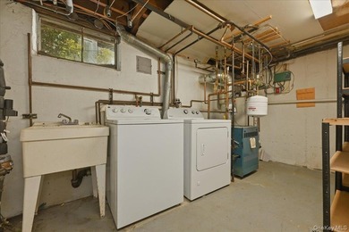 Welcome to this beautifully maintained Colonial, offering the - photo 41