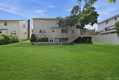 Welcome to this beautifully maintained Colonial, offering the - photo 44