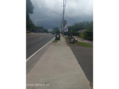 **** Commercial property Zoned CCG-2 currently used as a well - photo 7