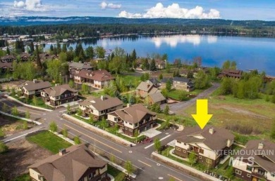 Lake Townhome/Townhouse For Sale in Mccall, Idaho