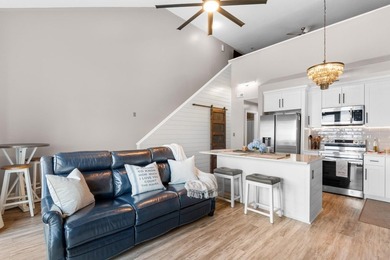Located in the heart of Surfside Beach at Grand Palms Resort - photo 17
