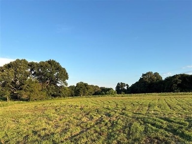 There are properties that offer land, and then there are - photo 17
