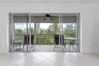 Beautifully renovated 2/2 in the heart of Hallandale Beach, just - photo 10