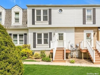 Lake Townhome/Townhouse Sale Pending in Amityville, New York