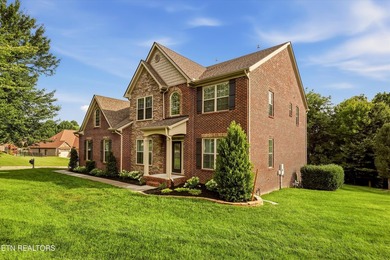 Elegant Family Home in Prestigious Farragut School zone - - photo 2