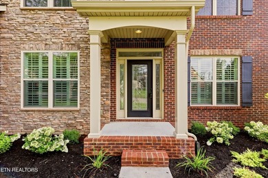 Elegant Family Home in Prestigious Farragut School zone - - photo 4