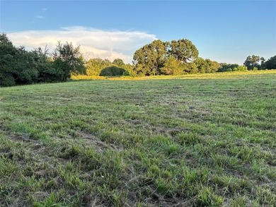 There are properties that offer land, and then there are - photo 49