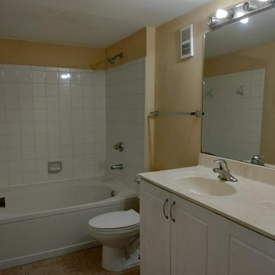 REAR OPPORTUNITY- BEAUTIFUL 2BR/2BTH , 2 STORY TOWNHOUSE - photo 8