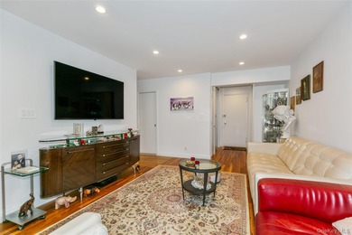 Newly Custom Renovated JR-4 Overlooking Wonderful Park-like - photo 7