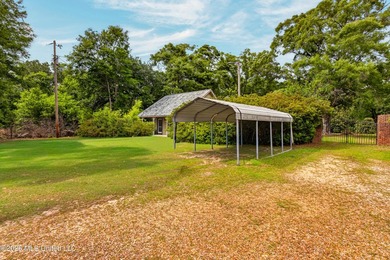 Price improved! Bring your offer! Nestled on approximately 3.1 - photo 9