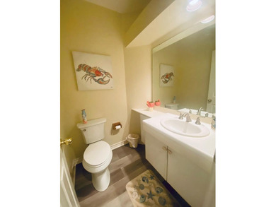 Spacious ground-floor 2-bedroom, 2.5-bath corner unit with a - photo 20