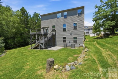 Experience a larger, more relaxed Lake Wylie lifestyle in this - photo 38