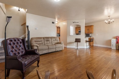 A beautifully updated 3bed, 2.5bath townhome offering comfort - photo 10