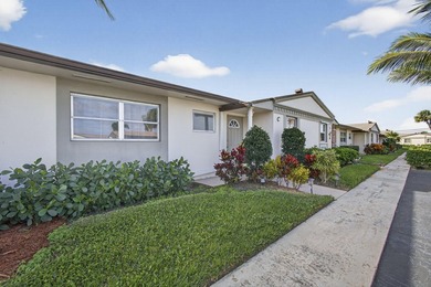 Welcome home to this inviting residence featuring tile floors & - photo 4