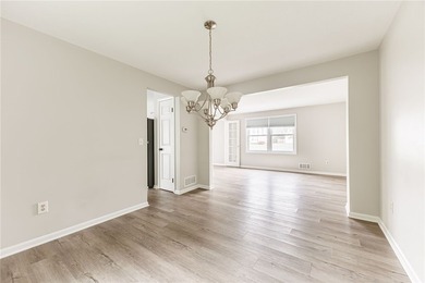 Welcome to this beautifully updated 3-bed, 1.5-bath home - photo 15