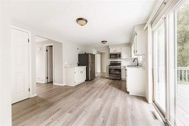 Welcome to this beautifully updated 3-bed, 1.5-bath home - photo 16