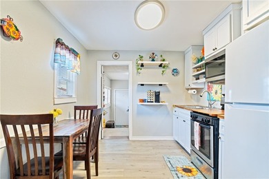 Welcome to this cozy and well-maintained home with great curb - photo 16