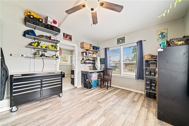 Welcome to this cozy and well-maintained home with great curb - photo 21
