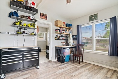 Welcome to this cozy and well-maintained home with great curb - photo 22
