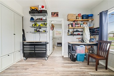 Welcome to this cozy and well-maintained home with great curb - photo 23