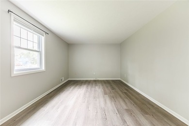 Welcome to this beautifully updated 3-bed, 1.5-bath home - photo 24