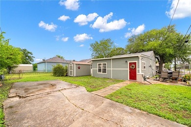 Welcome to this cozy and well-maintained home with great curb - photo 24