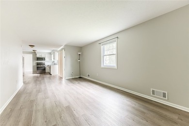 Welcome to this beautifully updated 3-bed, 1.5-bath home - photo 25