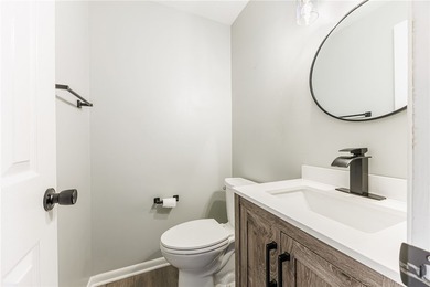Welcome to this beautifully updated 3-bed, 1.5-bath home - photo 26