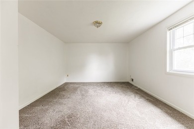 Welcome to this beautifully updated 3-bed, 1.5-bath home - photo 28