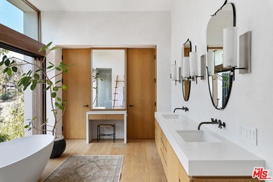 A new contemporary, this Point Dume residence designed by - photo 28