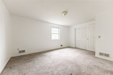 Welcome to this beautifully updated 3-bed, 1.5-bath home - photo 29
