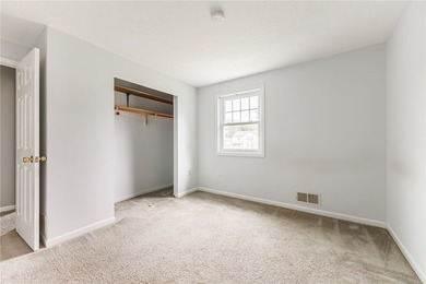 Welcome to this beautifully updated 3-bed, 1.5-bath home - photo 31