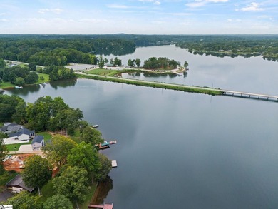 Best Deal & Best View on Lake Bowen | Point Lot 0.3 acre | - photo 31