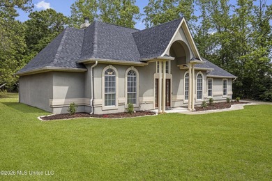Wonderful Home on Prestigious Windance Golf Course! Enjoy golf - photo 2
