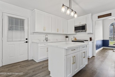Wonderful Home on Prestigious Windance Golf Course! Enjoy golf - photo 9