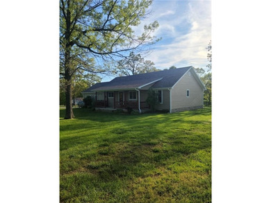 (private lake, pond, creek) Home For Sale in Wheatland Missouri