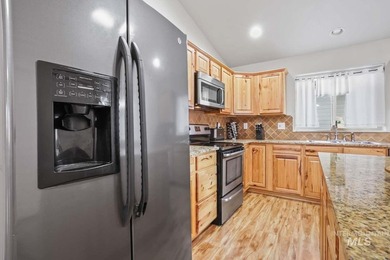Welcome to this beautifully maintained 3-bedroom, 2-bath - photo 16