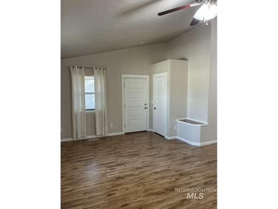 Welcome to this beautifully maintained 3-bedroom, 2-bath - photo 29