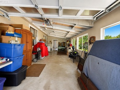 Enjoy coastal living in this well-maintained double-wide - photo 31